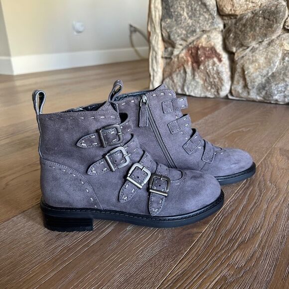 AEROSOLES Arezzo Buckle Bootie In Grey Faux Suede - Picture 5 of 12